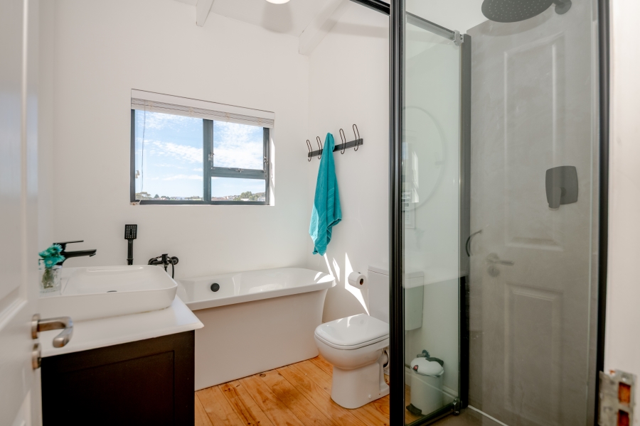 To Let 3 Bedroom Property for Rent in Pringle Bay Western Cape